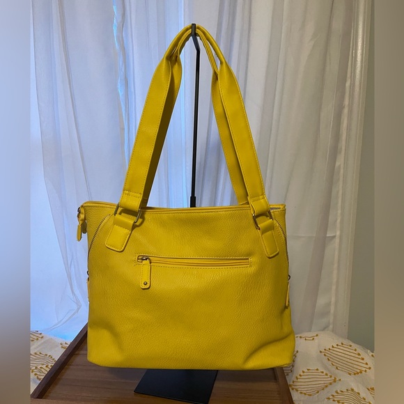 Sondra Robert’s‎ Yellow Lemon Tote - Picture 4 of 8